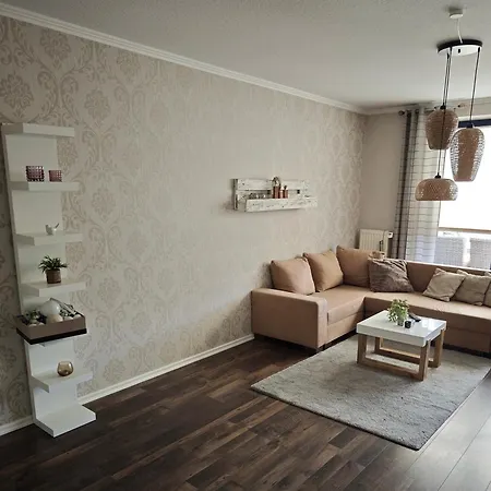 Stay Kanalhaus - Zentral, 3 Schlafzimmer, Einzelbetten, Self Check-In, 3 Parkplaetze, Wlan *