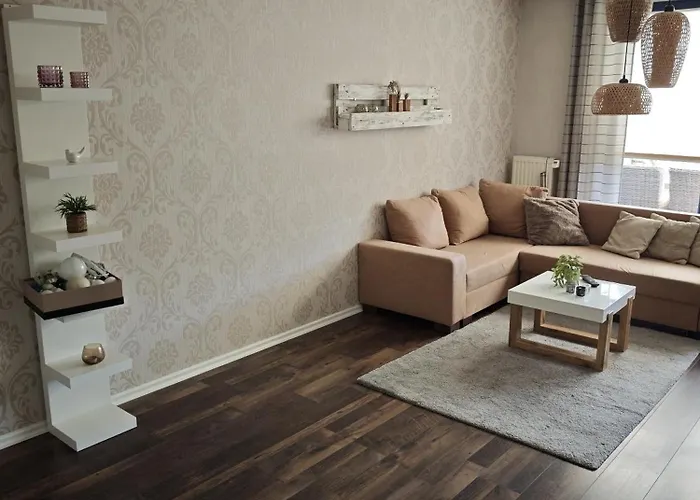 Stay Kanalhaus - Zentral, 3 Schlafzimmer, Einzelbetten, Self Check-In, 3 Parkplaetze, Wlan Apartament *